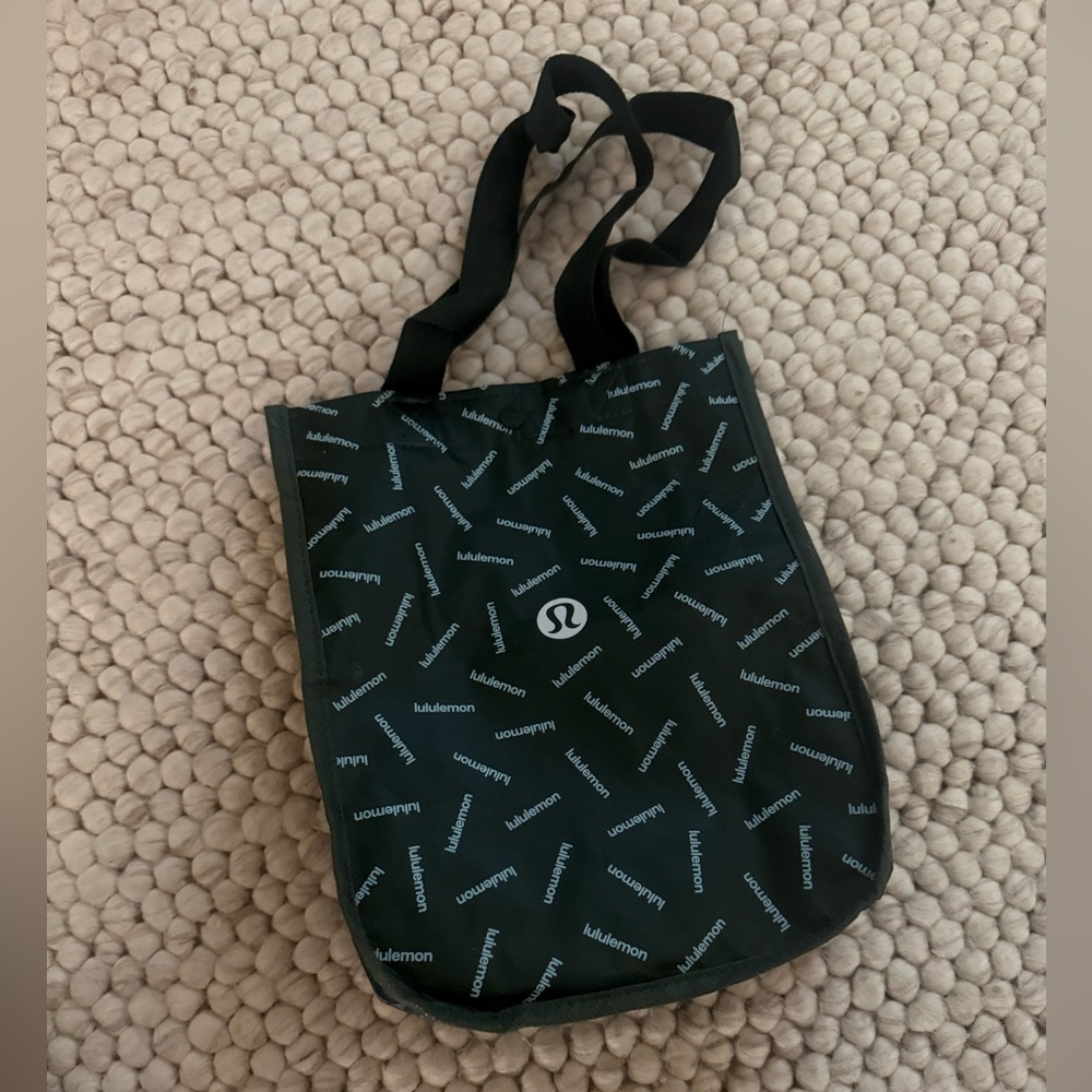 Lululemon Green logo bag - small size